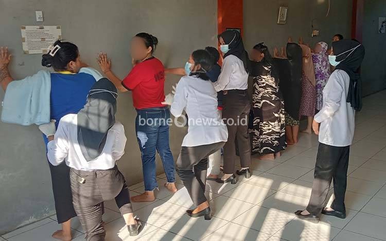 Rutan Tamiang Layang Tingkatkan Kewaspadaan dengan Geledah Blok Hunian Warga Binaan Wanita