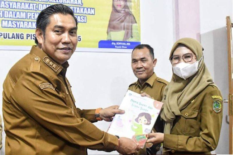 Pemkab Pulang Pisau Serahkan 1.000 Buku Bantuan Perpustakaan Nasional