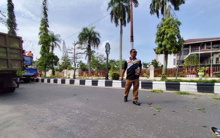Proyek PJU Jalan Pemuda Pramuka Kotim: Pemasangan Tiang dan Kabel Bawah Tanah Sedang Berjalan