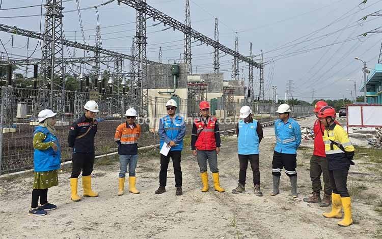 PLN UIP Kalimantan Bagian Barat Pastikan Pembangunan Listrik Patuhi Standar K3 dan Ramah Lingkungan
