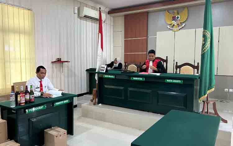 PN Pangkalan Bun Jatuhkan Denda Rp2,5 Juta kepada Penjual Miras Ilegal di Pangkalan Lada