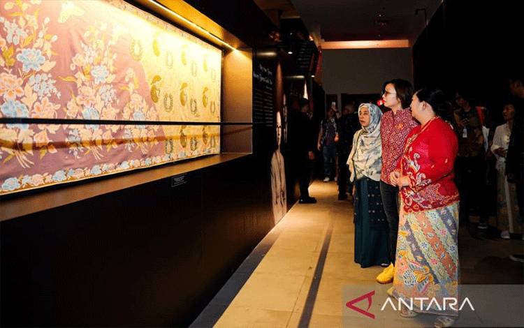 Wamen Ekraf Tegaskan Batik Sebagai Perjalanan Sejarah