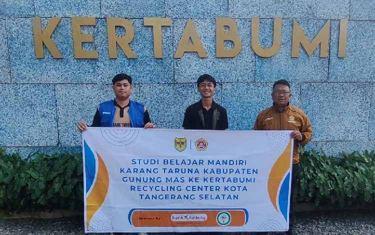 Karang Taruna Gunung Mas Studi Belajar Soal Pengelolaan Sampah Menjadi Barang Bernilai Jual