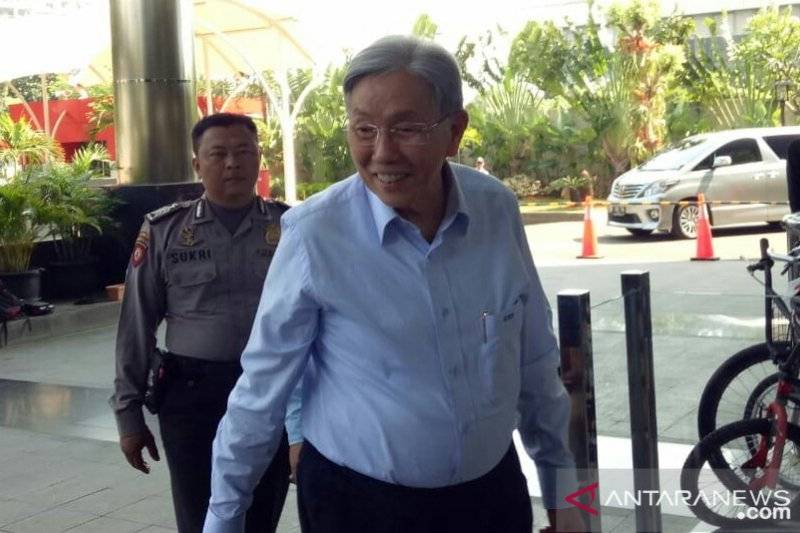 Mantan Menteri Koordinator Bidang Ekonomi, Keuangan, dan Industri (Menko Ekuin) Kwik Kian Gie. ANTARA/Benardy Ferdiansyah