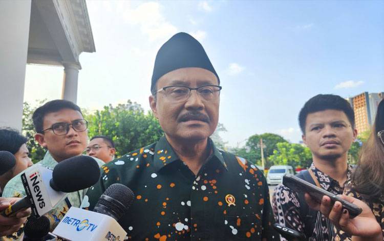 Mensos Lapor Prabowo soal Sekolah Rakyat dan Bansos Tak Tepat Sasaran