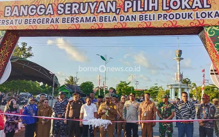 Buka Festival UMKM dan Pasar Rakyat 2025, ini Kata Bupati Seruyan