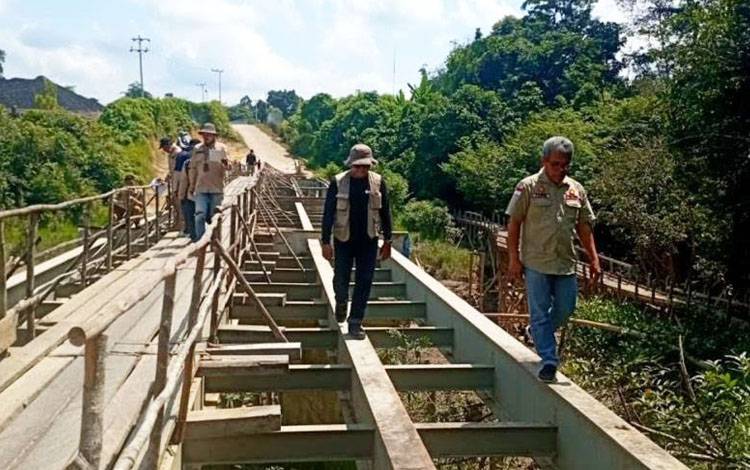 Dinas PUPR Barito Utara Dampingi BPK Periksa Infrastruktur Lahei Barat