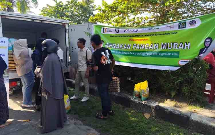 Beras SPHP Dijual Murah 'Diserbu' Warga Sampit