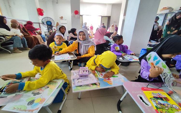 Ratusan Anak PAUD Kotim Meriahkan Hari Anak Nasional dengan Lomba Mewarnai