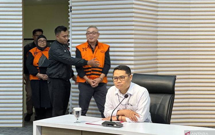 KPK Tahan 2 Tersangka Kasus Korupsi Pengadaan LNG