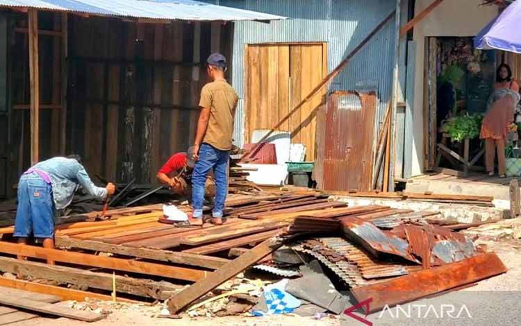 Pemkab Kotim Edukasi Pedagang Pasar Keramat Langgar Aturan