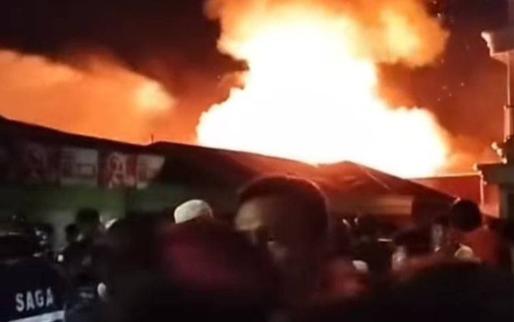 Kawasan Padat Penduduk di Banjarmasin Kembali Dilahap Api, Akses Jalan dan Air Menjadi Kendala