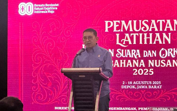 Menteri Kebudayaan Fadli Zon memberikan podato pada acara pembukaan GBN, di Depok, Jawa Barat, Minggu (3/8/2025) (ANTARA/Pamela Sakina)