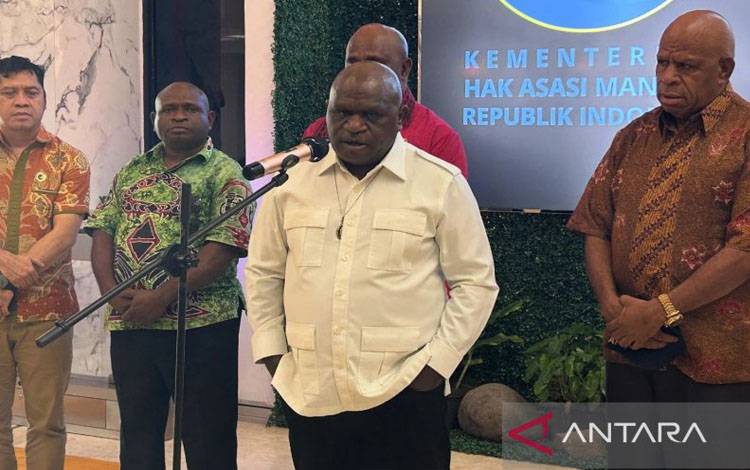 Menteri HAM Nilai Negara Berhak Larang Pengibaran Bendera One Piece