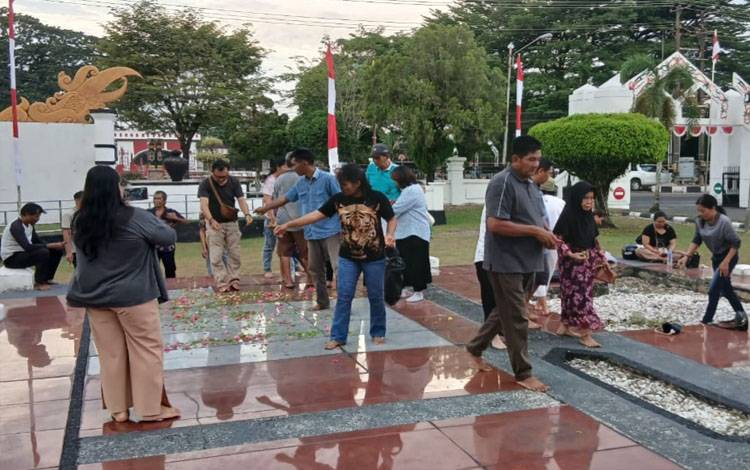 Ahli Waris Dambung Djaya Angin Gelar Doa Bersama dan Ziarah Makam, Harap Keadilan atas Sengketa Lahan Rp 231 Miliar