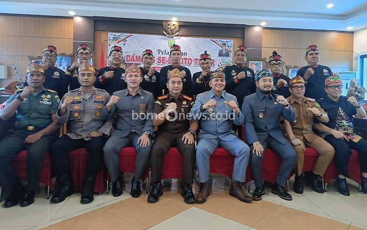 Bupati Barito Timur Lantik Damang Kepala Adat Periode 20252031