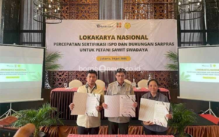 Plt. Kepala Divisi Penyaluran Dana Sektor Hulu Perkebunan Kelapa Sawit II BPDP, Dwi Nusantara, menyampaikan pandangannya mengenai pentingnya menyinergikan program ISPO dengan Peremajaan Sawit Rakyat (PSR). (FOTO: Istimewa)