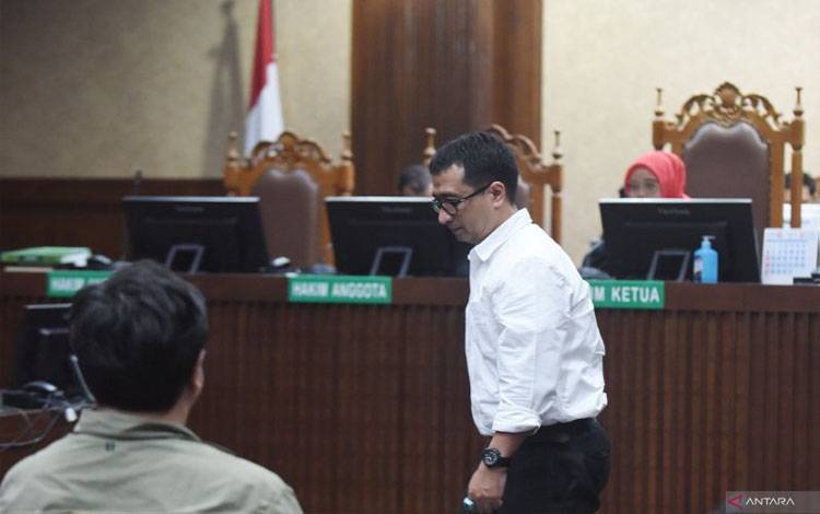 Hukuman Mantan Kapus Krisis Kemenkes Diperberat jadi 4 Tahun Penjara