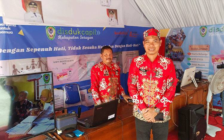 Dekatkan Layanan, Disdukcapil Seruyan Hadirkan Stand Kependudukan di Mess Pemkab