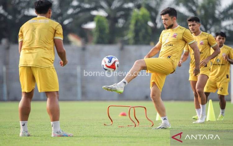 Madura United Bidik Bek Asing Anyar Asal Afrika