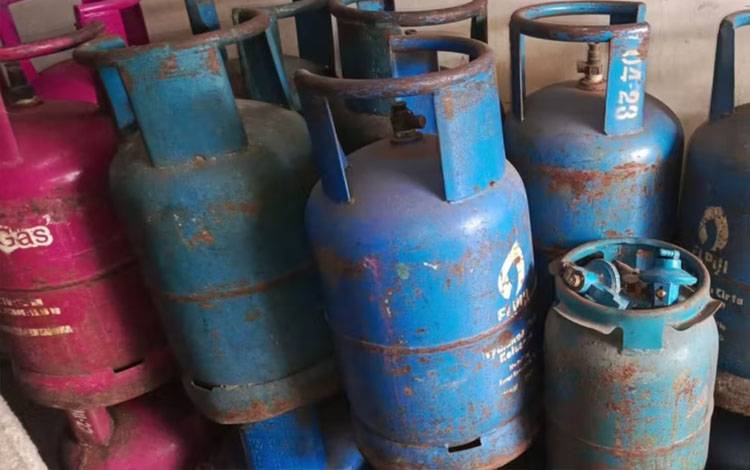 Konsumen Elpiji 12 Kg di Sampit Keluhkan Tidak Bisa Isi Ulang Tabung Warna Biru dan Ungu