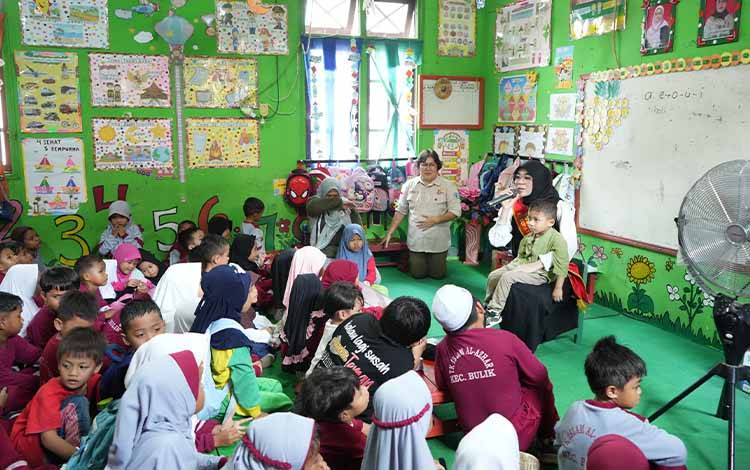 Sentuhan Bunda di TK Al Azhar: Norol Latifah Rizky Aditya Putra Bangun Mimpi Anak-Anak Lamandau Sejak Usia Dini