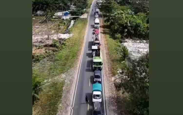 Perusahaan Buka Jalur Alternatif Urai Kemacetan Akibat Perbaikan Jembatan Lenggana, Tapi Dihantui Penjarahan Sawit
