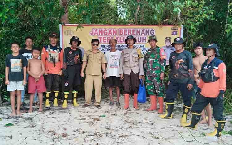 Lurah Petuk Katimpun Pasang Spanduk Peringatan setelah Dua Warga Tenggelam