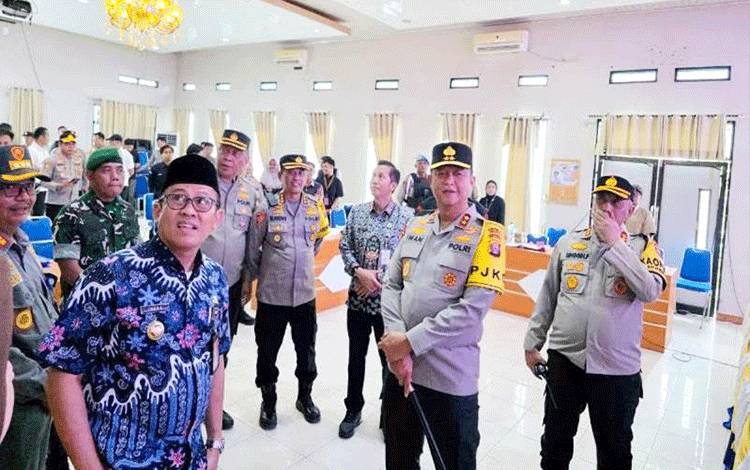 Kapolda Kalteng Pantau Rapat Pleno PSU Barito Utara di Teweh Tengah