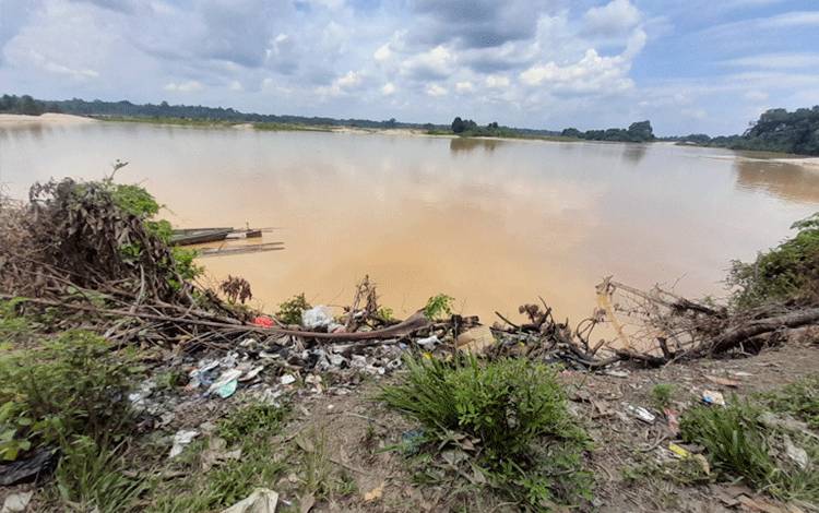 Dewan Ajak Masyarakat Jaga Ekosistem Sungai di Palangka Raya
