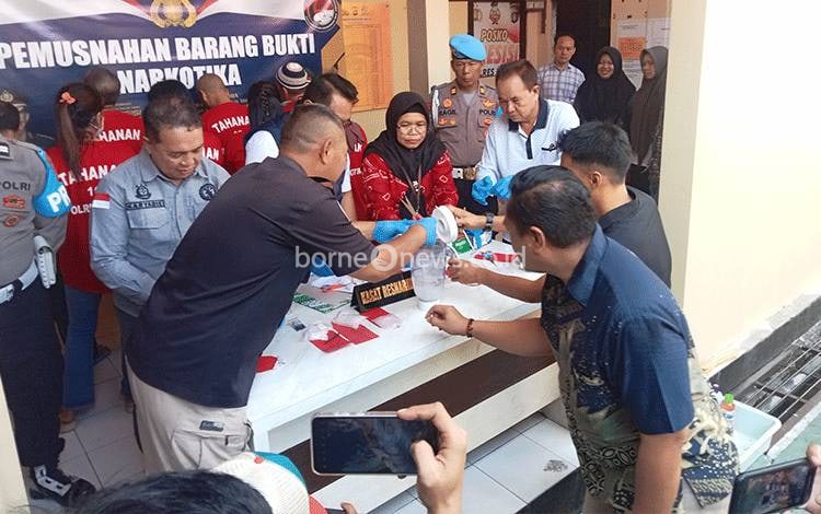 Polres Kotim Musnahkan 333 gram Sabu