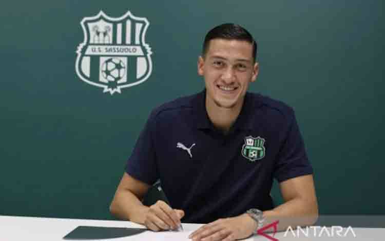 Resmi Berseragam Sassuolo, Jay Idzes Bertahan di Serie A