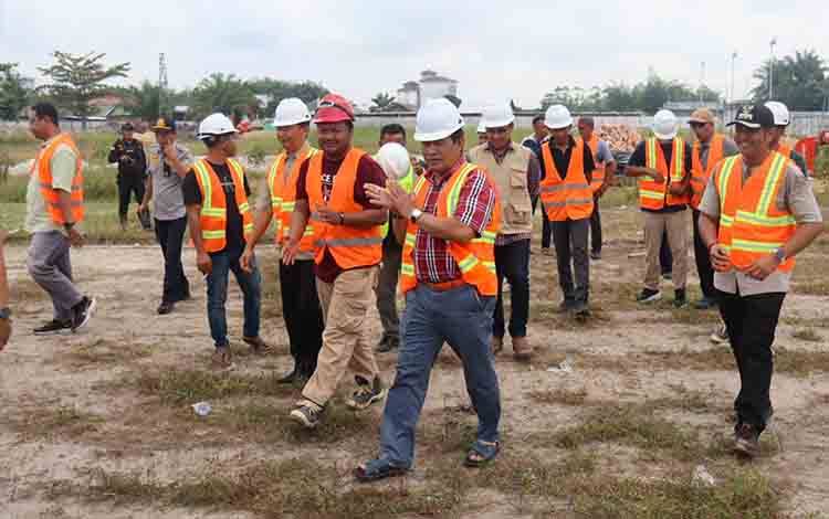 Hanau Bakal Miliki Stadion Berstandar Nasional, Bupati Seruyan Tinjau Pembangunan
