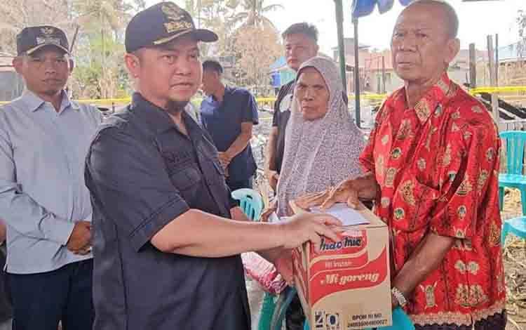 Bupati Katingan Tinjau Lokasi Kebakaran, Berikan Bantuan dan Dukungan Moral