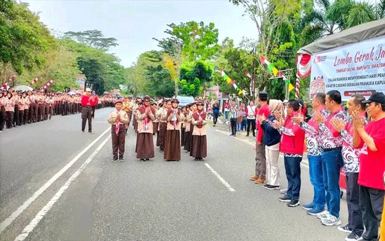 Peringati HUT RI dan Hari Pramuka, Kwarcab Kapuas Gelar Lomba Gerak Jalan