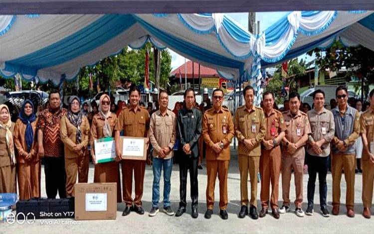 Patih Herman Apresiasi Penyaluran Bantuan Pendidikan untuk PAUD, SD dan SMP di Barito Utara