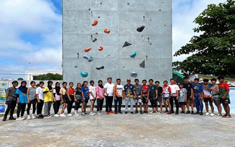 Disbudporapar dan FPTI Gelar Kejuaraan Panjat Tebing Bupati Cup Barsel 2025 Meriahkan HUT ke-80 RI