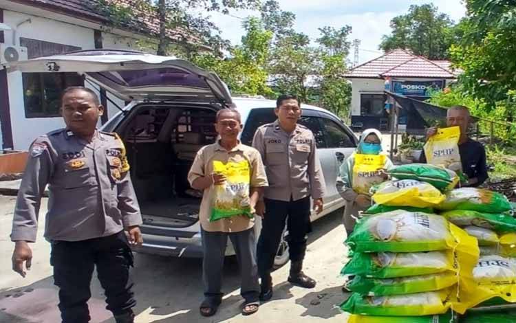 Polda Kalteng Gelar Gerakan Pangan Murah, Warga Panarung Antusias Borong Beras