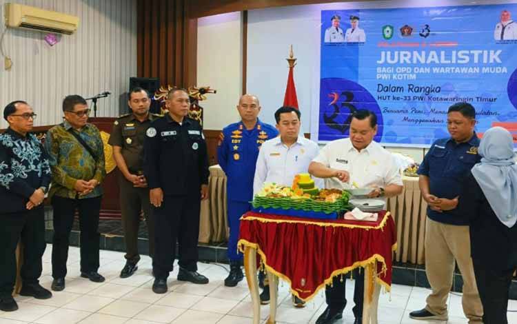 Bupati Kotim Harap Pelatihan Jurnalistik PWI Dukung Keterbukaan Informasi Publik