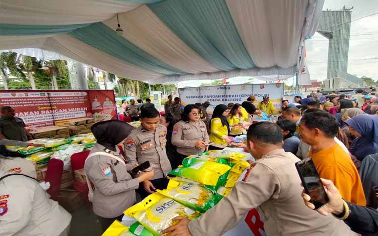 Polda Kalteng Gelar Gerakan Pangan Murah Sambut HUT RI ke 80
