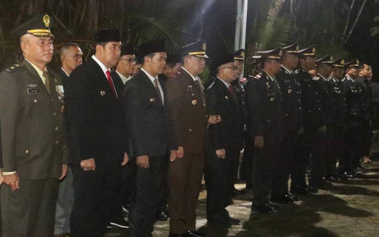 Bupati Pulang Pisau Hadiri Apel Kehormatan dan Renungan Suci di Makam Pahlawan H.M. Sanusi