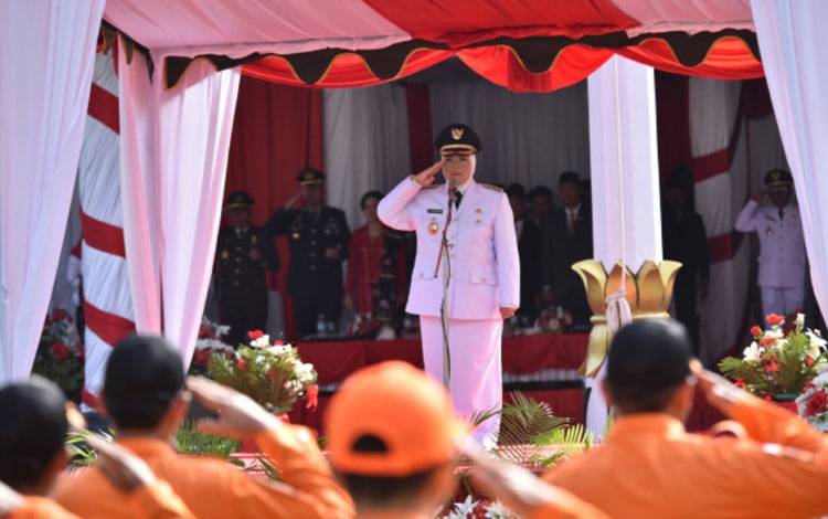 Bupati Kobar Pimpin Upacara HUT ke-80 RI, Ajak Warga Semangat Membangun Daerah