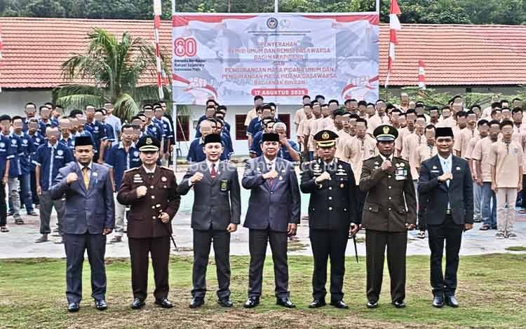 177 WBP Rutan Tamiang Layang Terima Remisi HUT ke-80 RI, Bupati Ingatkan Tidak Ulangi Kesalahan