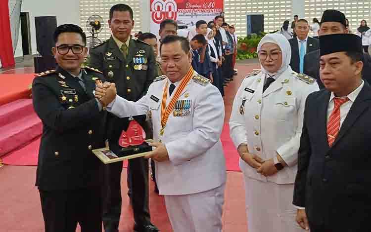Pemkab Kotim Beri Penghargaan kepada Instansi dan Perusahaan Peduli Donor Darah