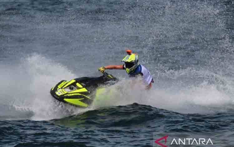 Pembalap Estonia Raih Juara Kategori Ski Ladies GP1 di Aquabike Toba