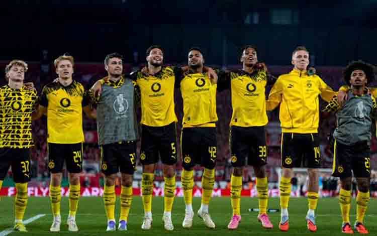 Borussia Dortmund Perpanjang Kontrak Nico Schlotterbeck hingga 2031