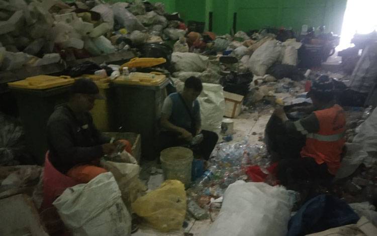 Temuan BPLH Kalselteng: Depo Sampah Minim Kegiatan, DLHK Lamandau Gencar Berdayakan Unit Lain Untuk Pemilahan