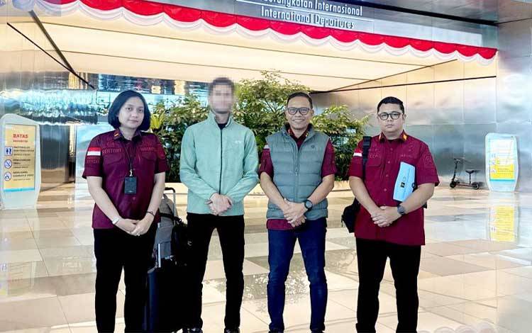 Imigrasi Palangka Raya Deportasi WNA Asal Mesir Langgar Keimigrasian