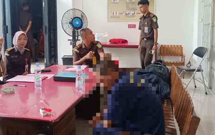 Kejati Kalteng Terima Tahap II Tersangka TPPU Narkotika, Salihin Alias Saleh
