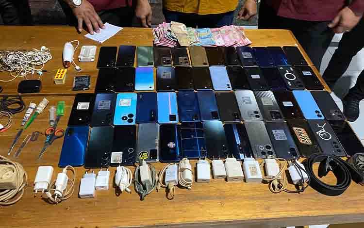 Sidak di Lapas Kasongan, Ditjen Pas Kalteng Temukan Puluhan Barang Terlarang Termasuk Uang Tunai Jutaan Rupiah